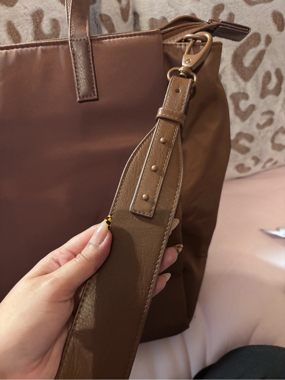 BEIS Commuter Tote in Maple with Adjustable Strap - Picture 6 of 6